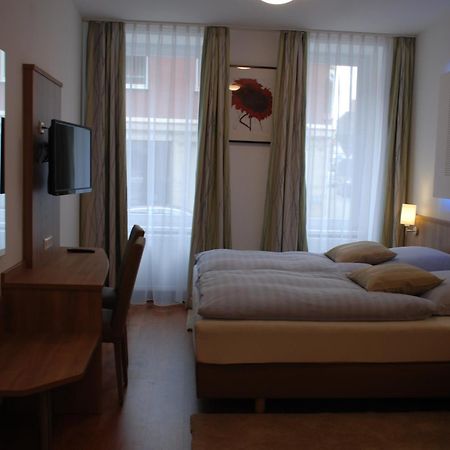 Hotel Rest Inn Бреттен Экстерьер фото